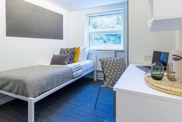 1 bed flat, Bassett Green Road, Swaythling, Southampton, SO163QB - Image 1